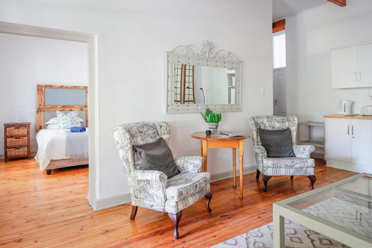 River Bend Guesthouses Graaff-Reinet Екстериор снимка