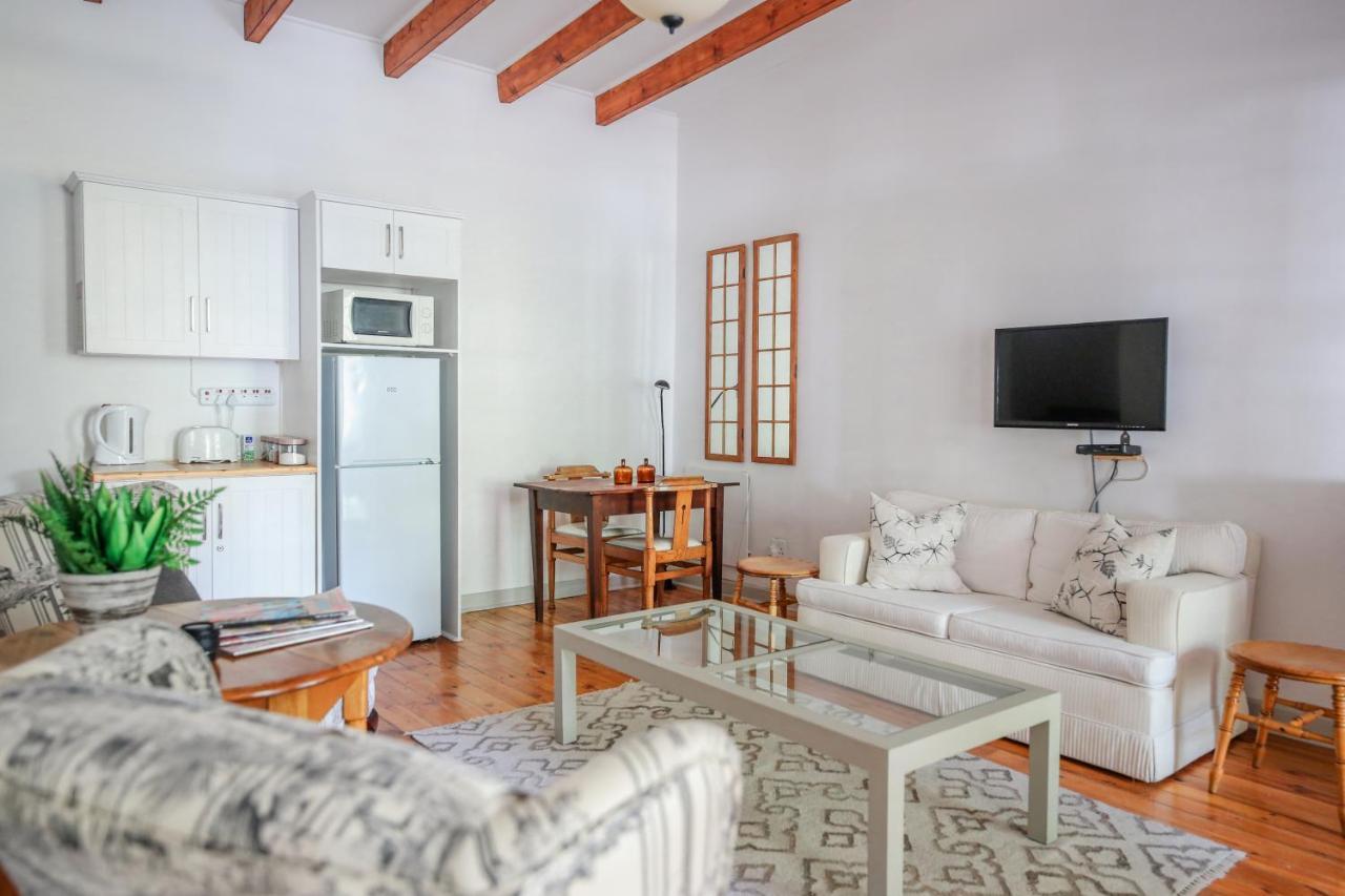 River Bend Guesthouses Graaff-Reinet Екстериор снимка